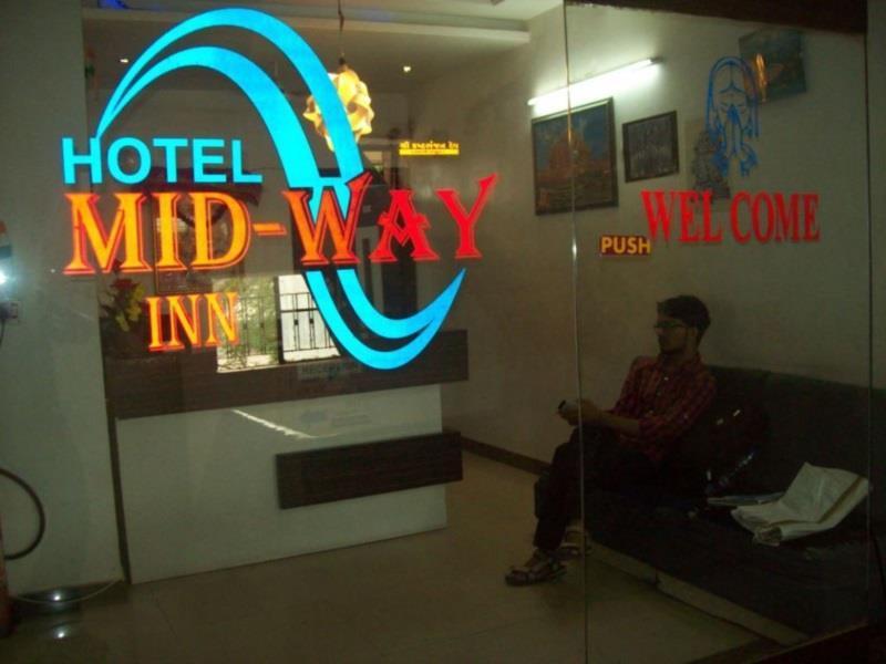Hotel Mid - Way Inn Гандинагар Экстерьер фото