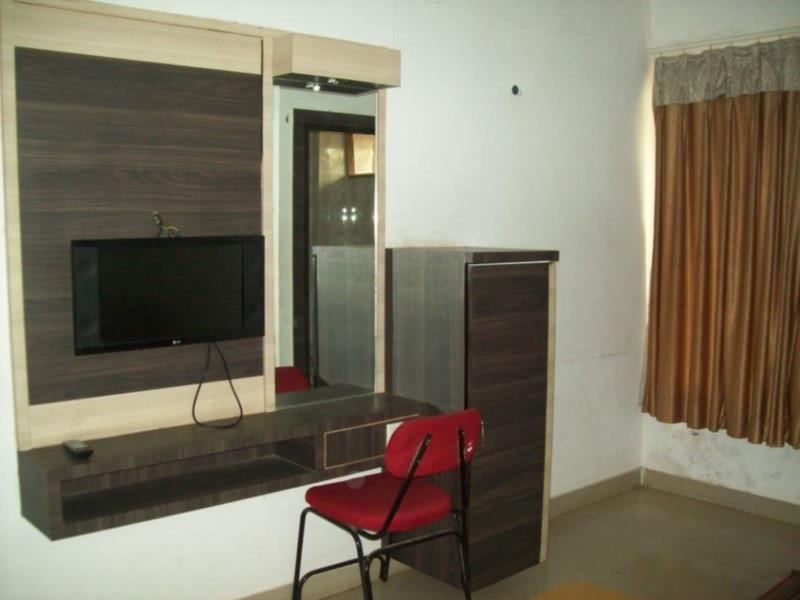 Hotel Mid - Way Inn Гандинагар Экстерьер фото